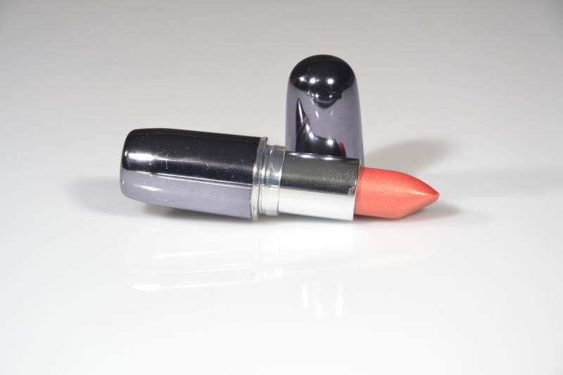 esthetique-MOUANS SARTOUX-min_lipstick-273109